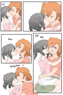 Page 4 of Honoka to Nicochan only do kissy kissy lovey dovey stuff!